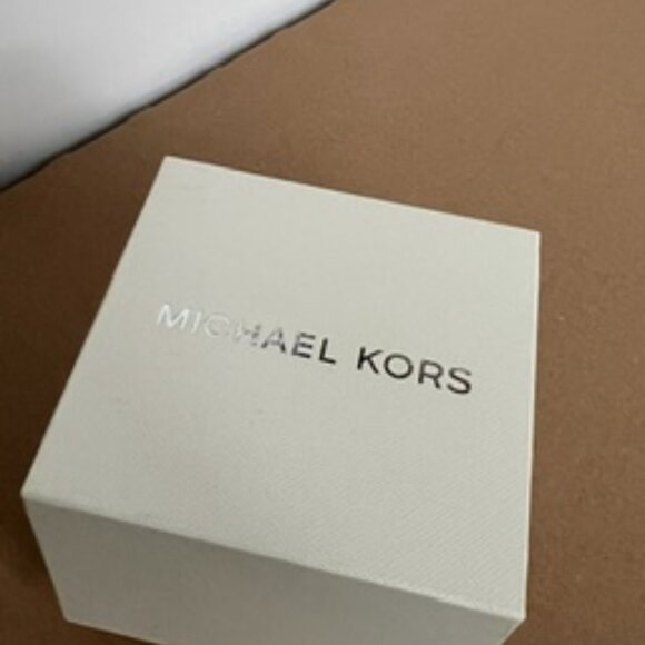White Michael Kors Watch - Picture 3 of 9